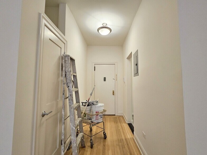 Building Photo - 652 W 163rd St