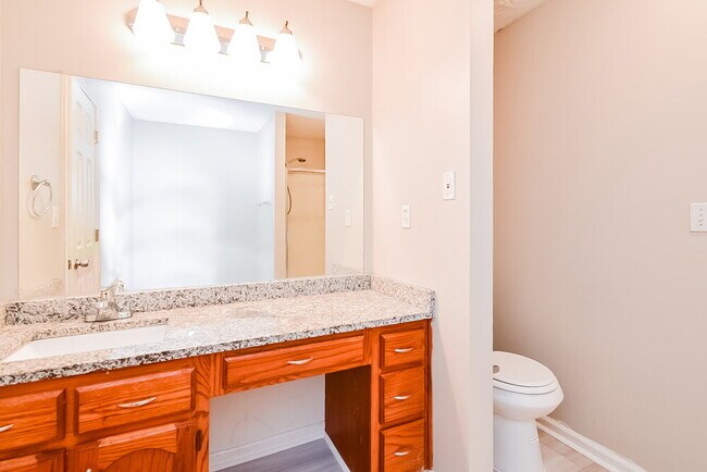 Building Photo - 5620 Kaitlyn Dr W