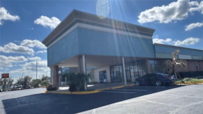 Building Photo - 7900 S Orange Blossom Trail