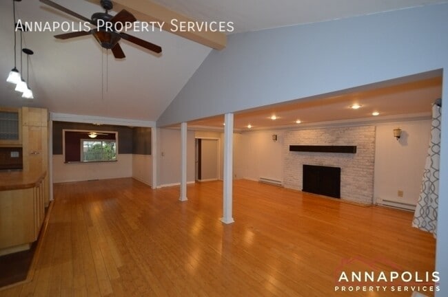 Building Photo - 1066 Broadview Dr