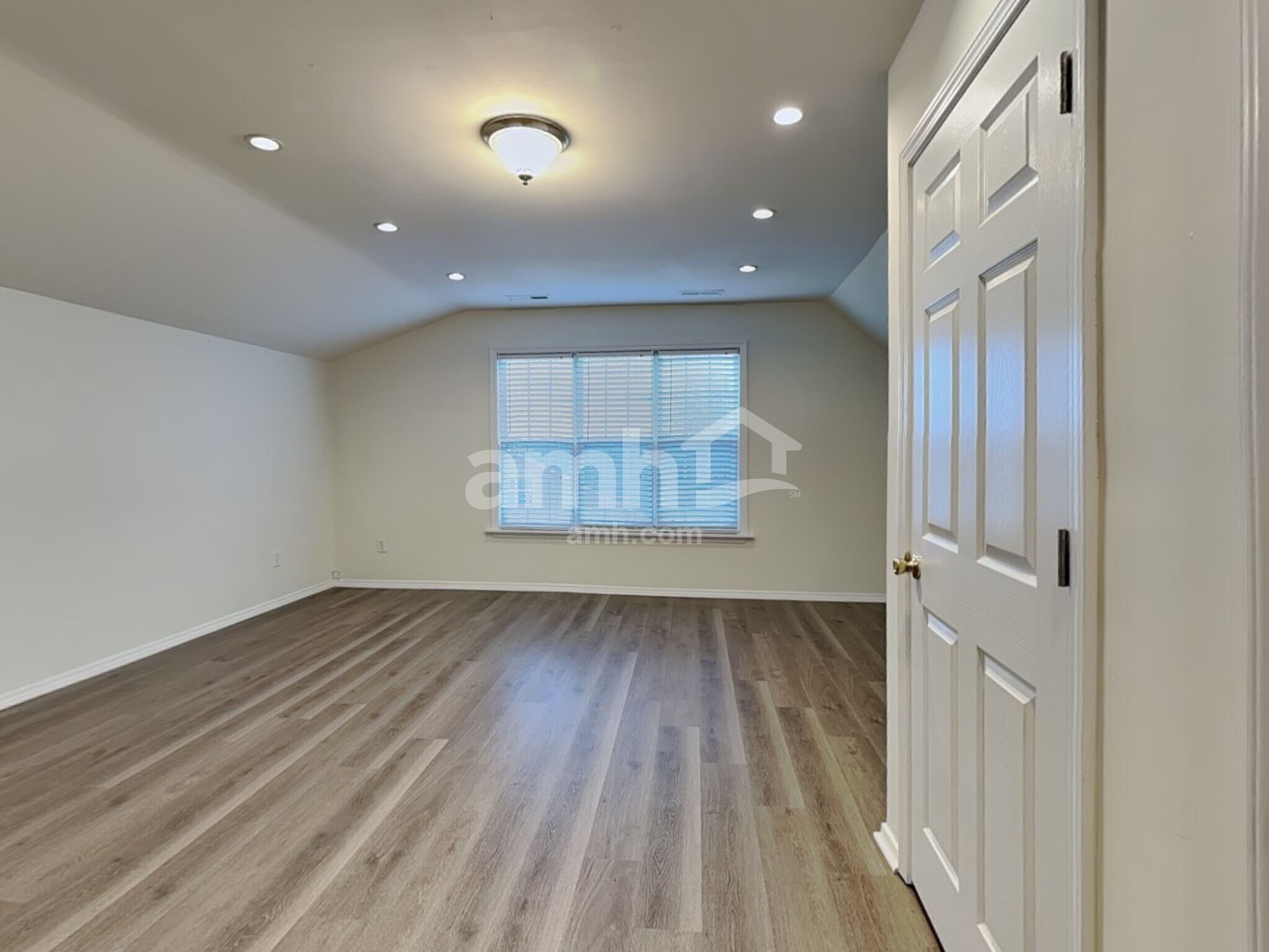 Building Photo - 159 Sailway Rd