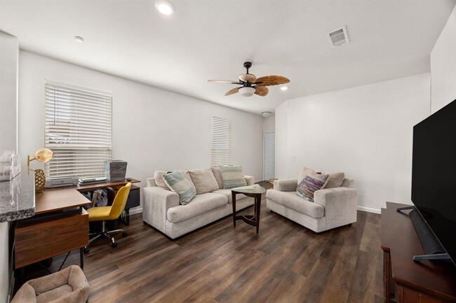Building Photo - 4727 Prairie Chase Dr