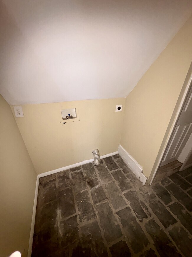 Building Photo - 150 S Sumner Ave