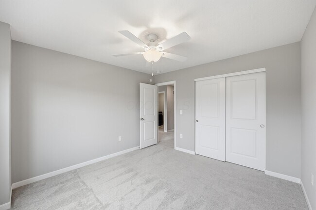 Building Photo - 5749 Shadowfair Ln