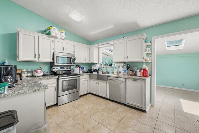 Building Photo - 2380 Middleton Ct