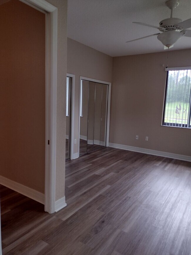 Building Photo - 592 Dowling Cir