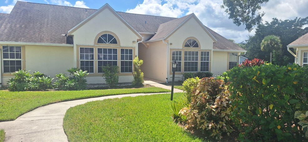 Building Photo - 1828 Aynsley Way