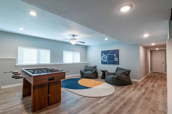 Building Photo - Fantastic 4bd/3ba home! Coming soon!