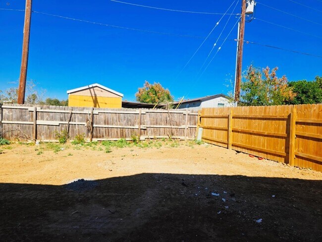 Building Photo - 5006 Cherimoya Ln
