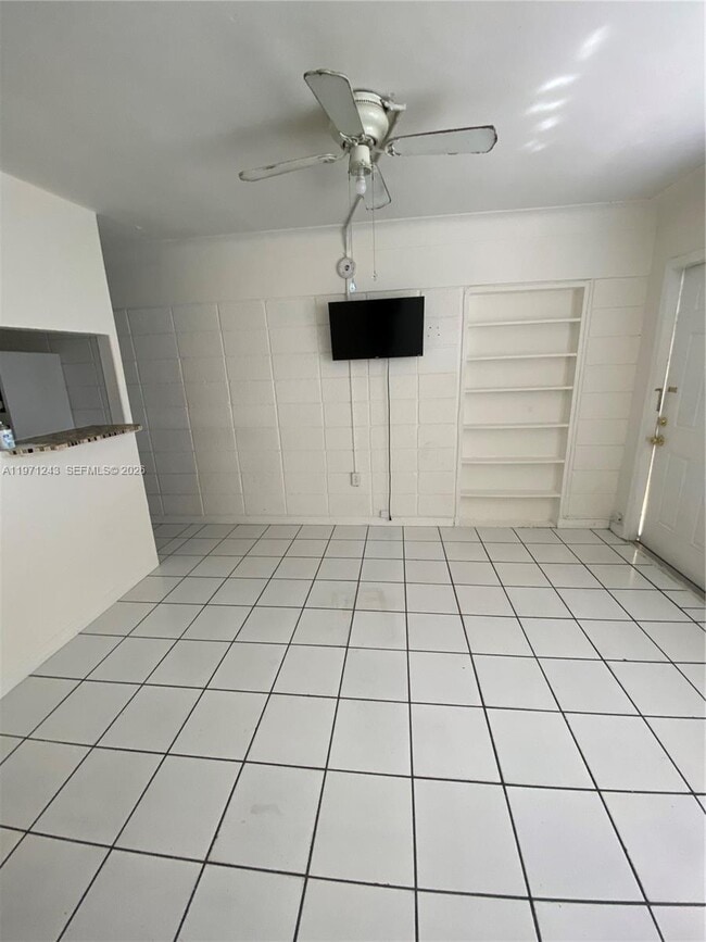 Building Photo - 2031 NE 167th St