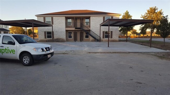 Primary Photo - 92 Sandstone Dr