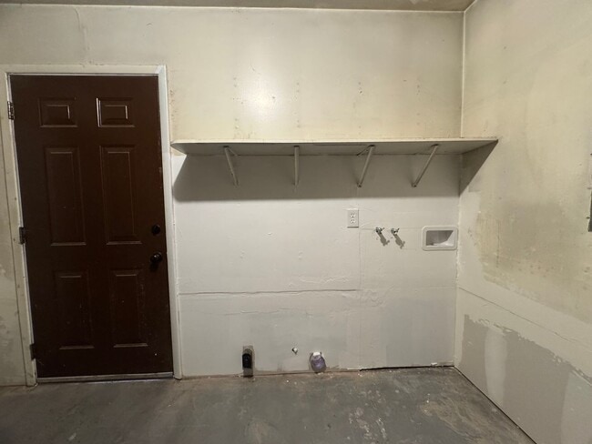 Building Photo - 507 S Lea Ave