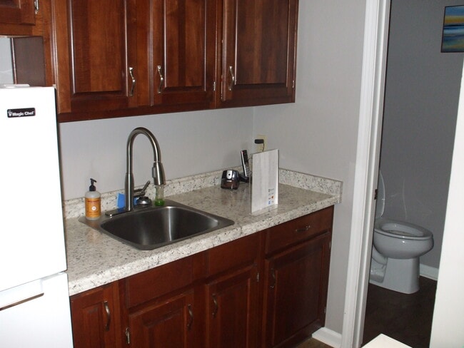 Building Photo - 1733 Campus Plaza Ct