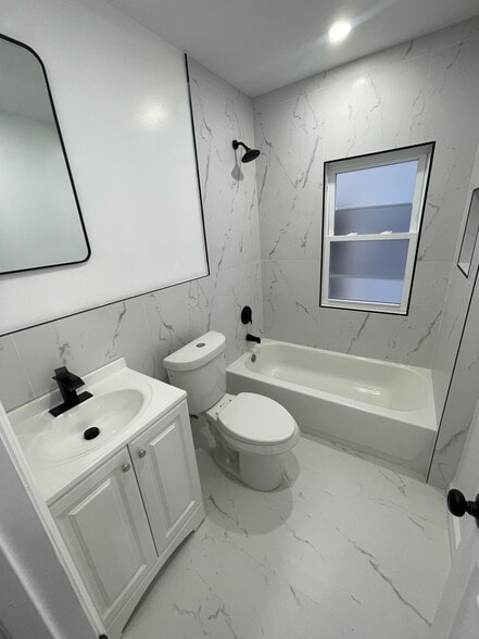 Building Photo - 452 S 1st Ave