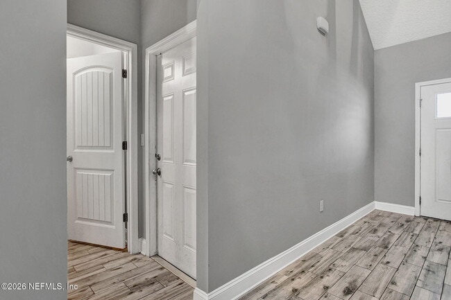 Building Photo - 516 Meldrum Ln