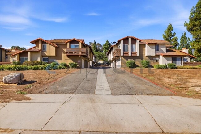 Building Photo - 1356 Brentwood Cir