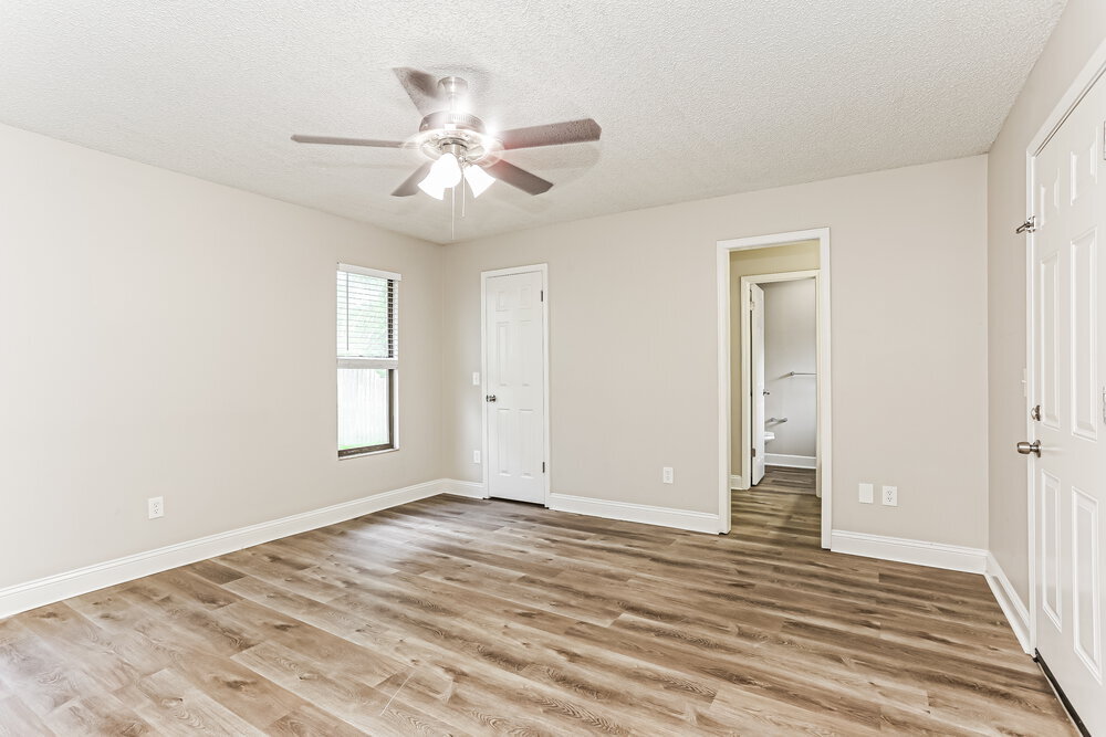 Building Photo - 2553 Sandlewood Cir