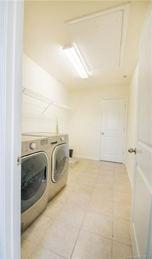 Building Photo - 2589 Shoal Park Rd