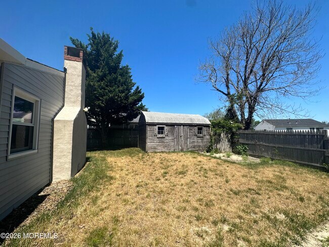 Building Photo - 10 James Hollow Dr
