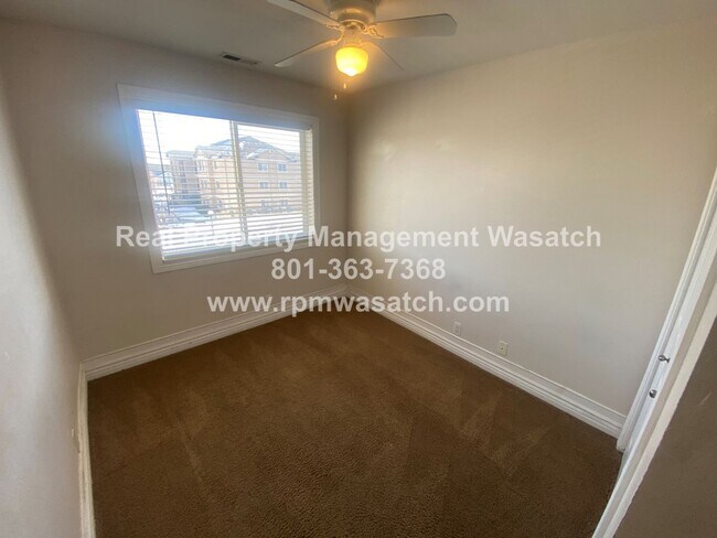 Building Photo - Move In Special!  1/2 Off First Months Rent  Check Out This 3 bed, 2 bath Condo with Hardwood Flo...
