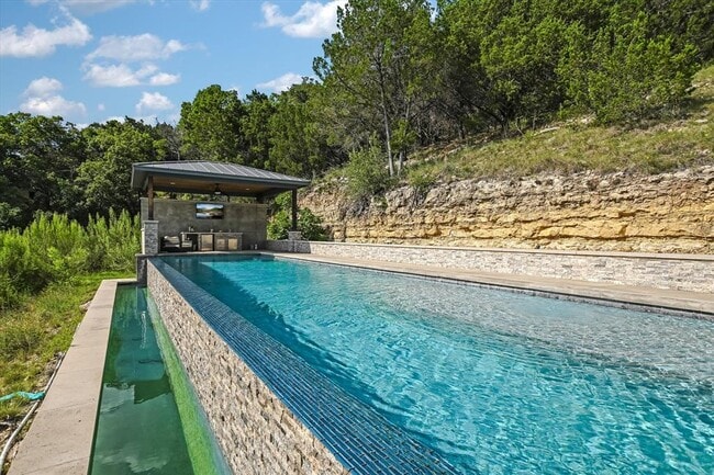 Building Photo - 5304 Scenic View Dr