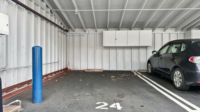 Building Photo - Exceptional Corner Unit w/ Wraparound Sout...