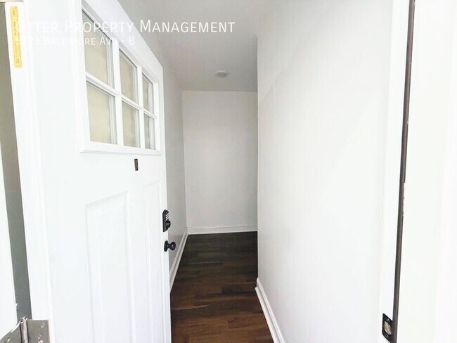 Building Photo - 5723 Baltimore Ave