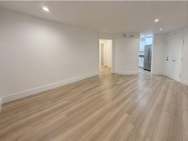 Interior Photo - 11675 Darlington Place