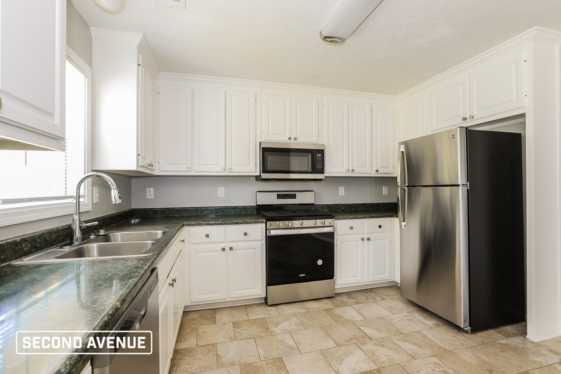 Building Photo - 512 Gatewood Dr