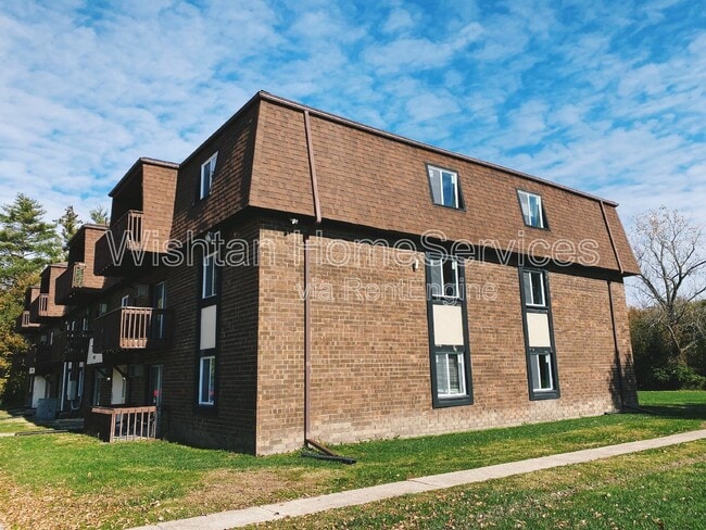 Building Photo - 204 Charleston Blvd