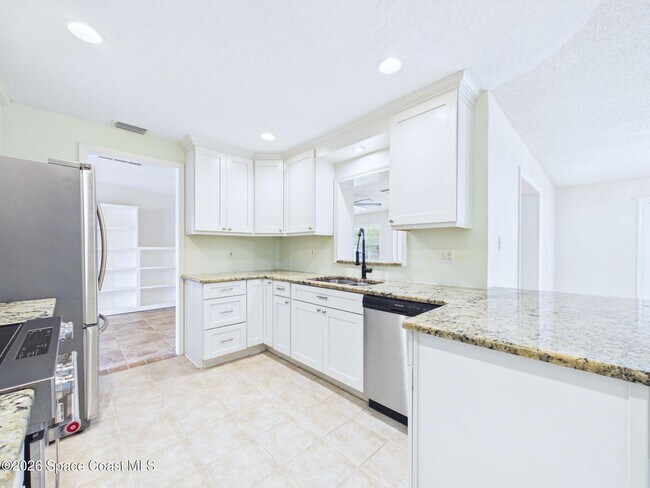 Building Photo - 1523 Breese St NE