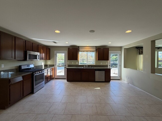 Building Photo - 37836 Divot Dr