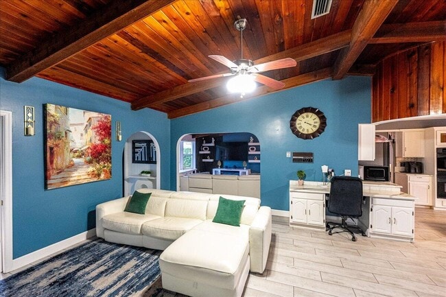 Building Photo - 1326 SW Bartell Ave