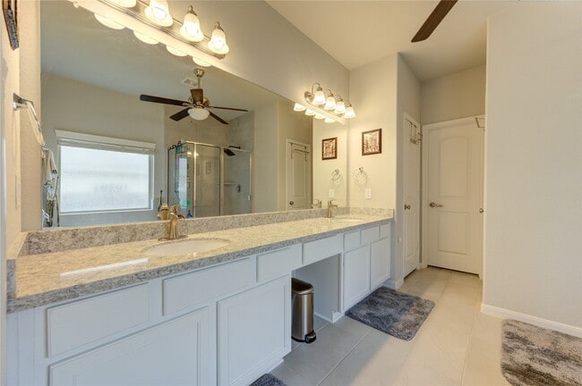 Building Photo - 30434 Butternut Oak Ln