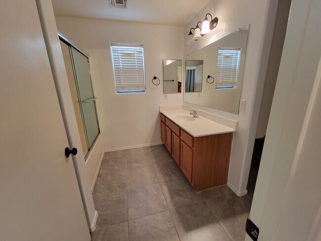 Building Photo - 14862 W Aster Dr