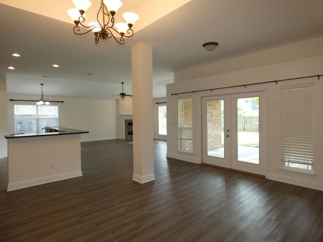 Building Photo - Stunning Craftsman Home - Stonechase