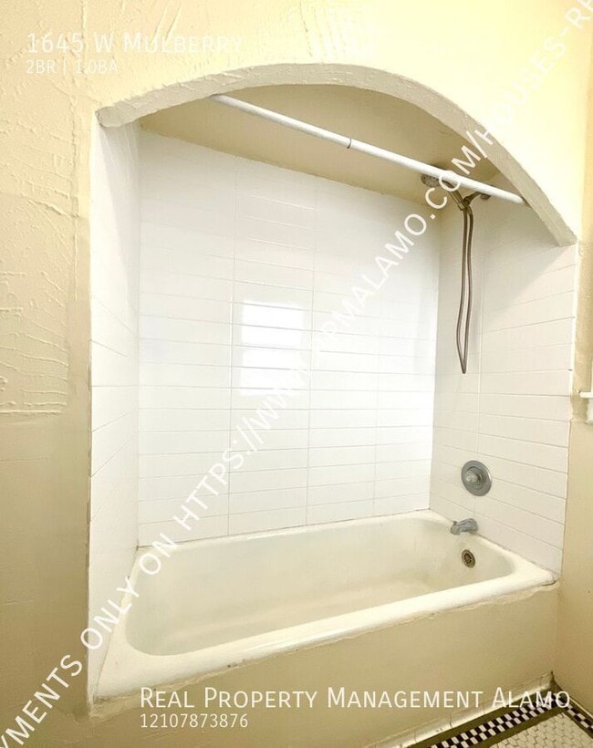 Building Photo - 1645 W Mulberry-