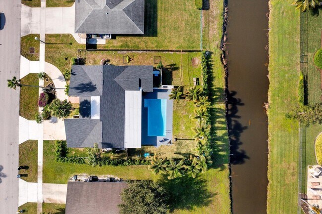 Building Photo - 11647 Anhinga Dr