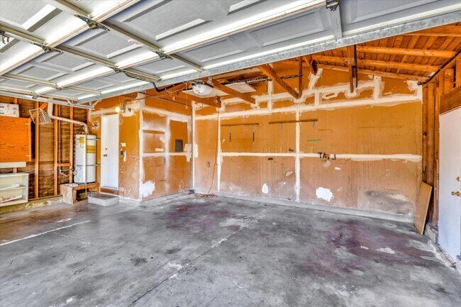 Building Photo - 40307 San Sebastian Pl
