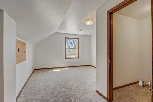 Building Photo - 4Bed/2Bath - Home For Rent in Fort Atkinson