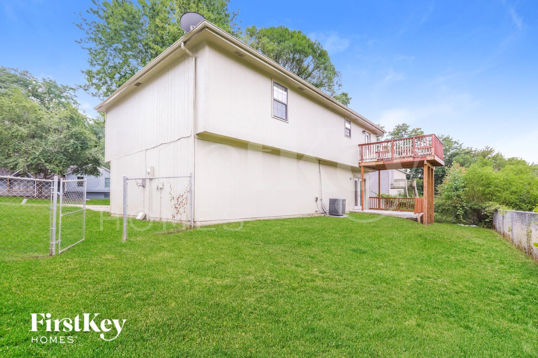 Building Photo - 704 Autumn Dr