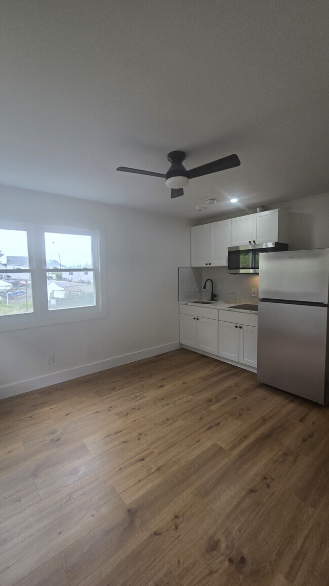 Building Photo - Greenwood Lake Owenrs LLC