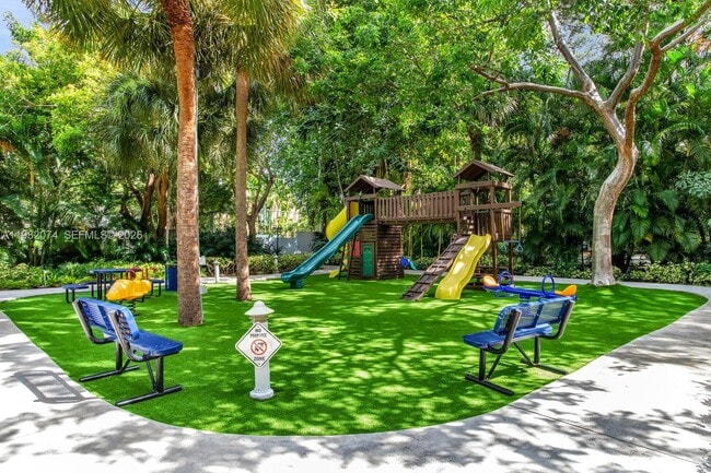 Building Photo - 2645 S Bayshore Dr