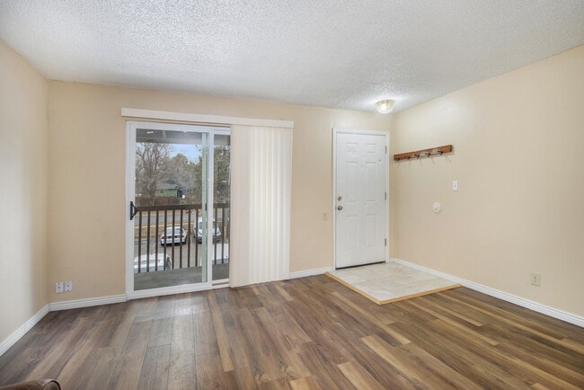 Building Photo - 5300 E Cherry Creek S Dr
