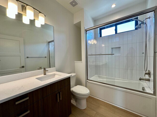 Building Photo - 4757 Kona Dr