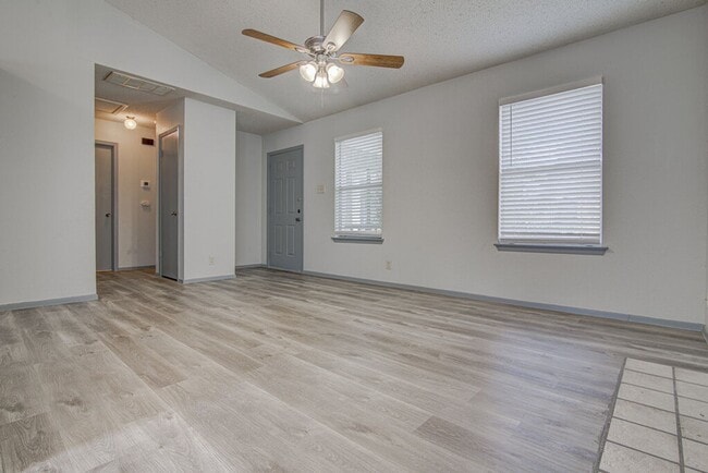 Building Photo - 9624 Sugar Hill Dr