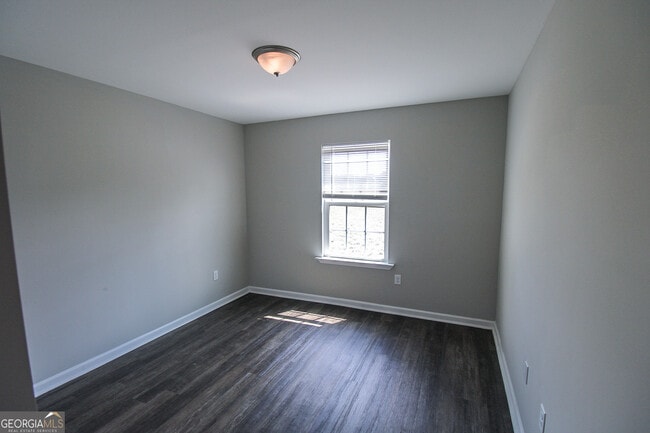 Building Photo - 202 Evans Ter