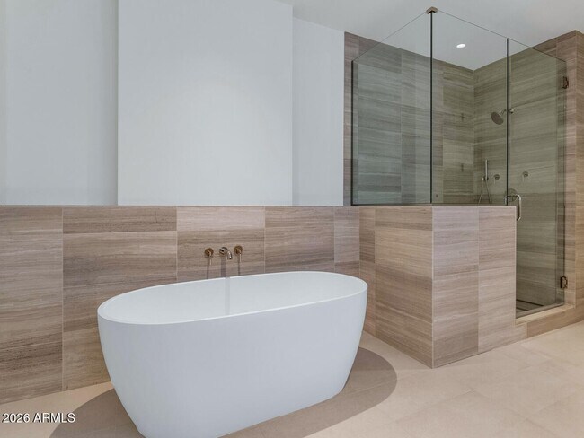 Building Photo - 6302 E Camelback Rd