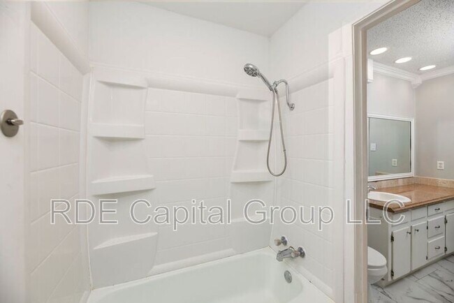 Building Photo - 8013 Emerald Hills Way