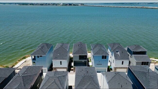 Building Photo - 512 Secretariat Dr